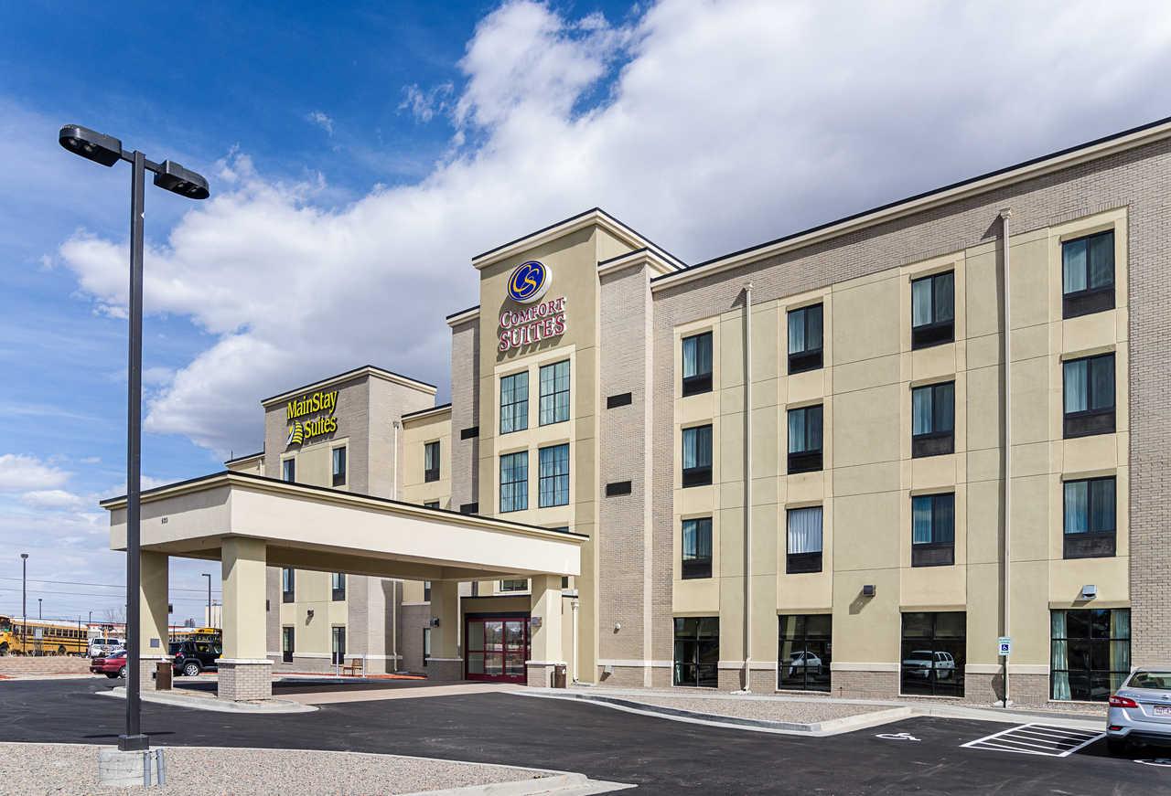 Comfort Suites Near Denver Downtown Exterior photo